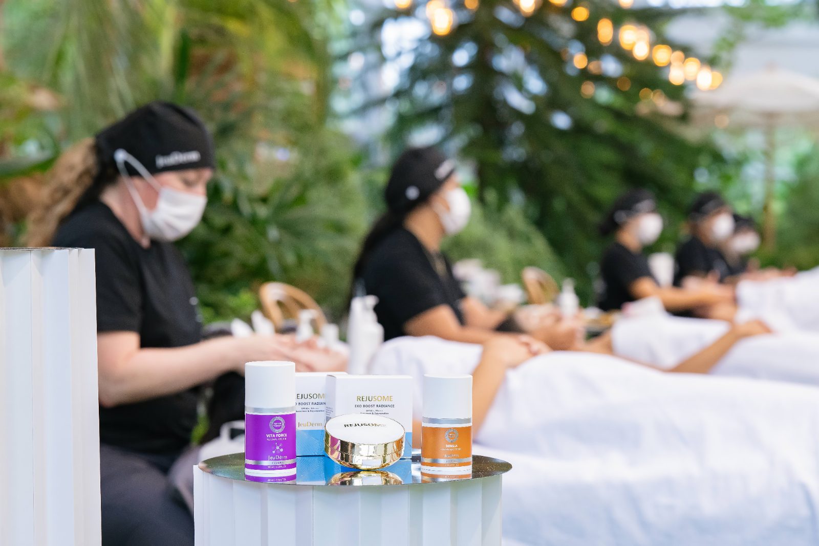 Práctica presencial de estética coreana en una formación JD Yuversity